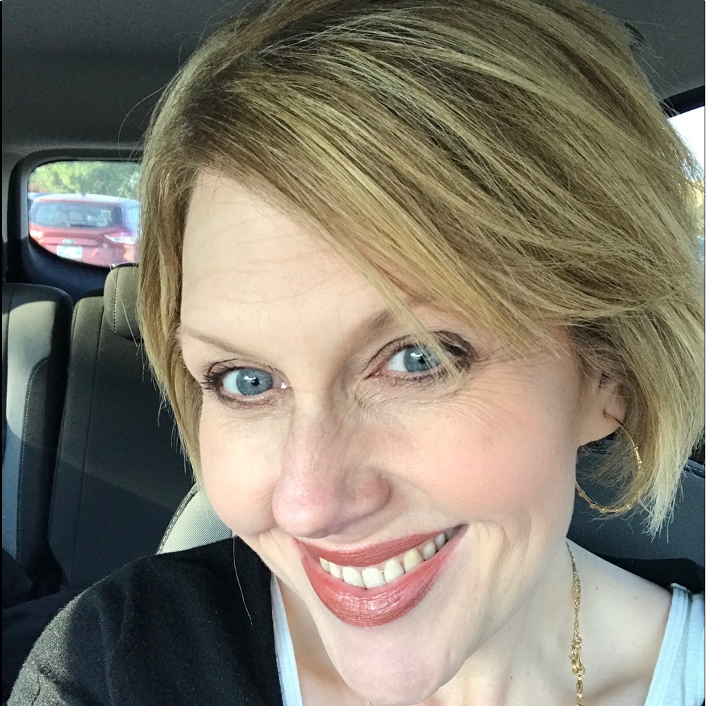 Meet your Posher, Leigh-ann